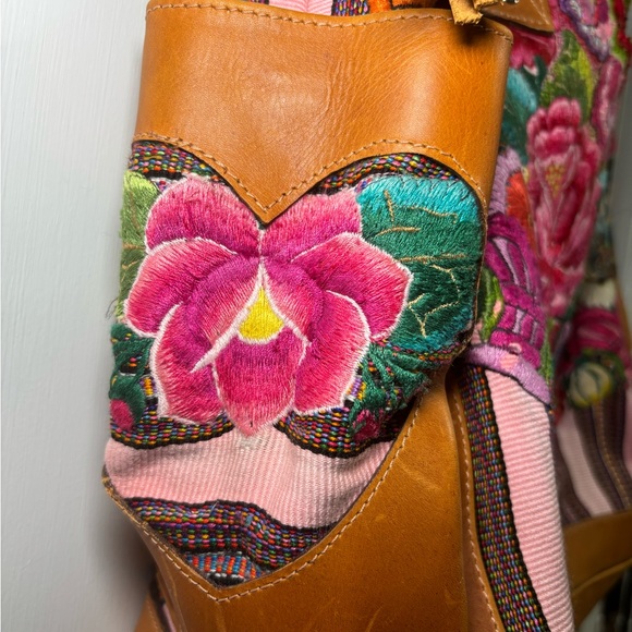 Artisan leather and woven bag - Picture 3 of 5